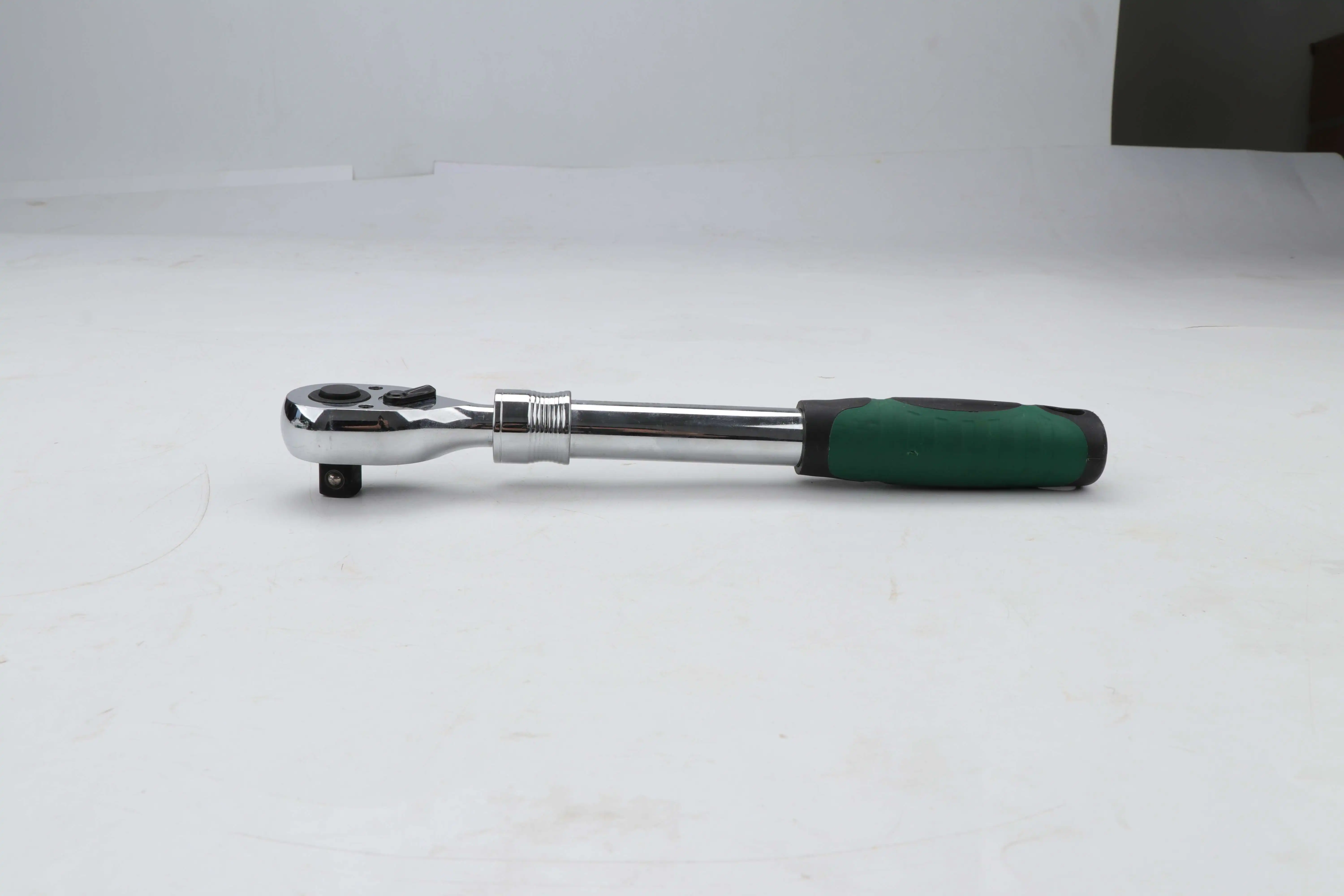 Best grip design for adjustable aluminum torque wrenches?